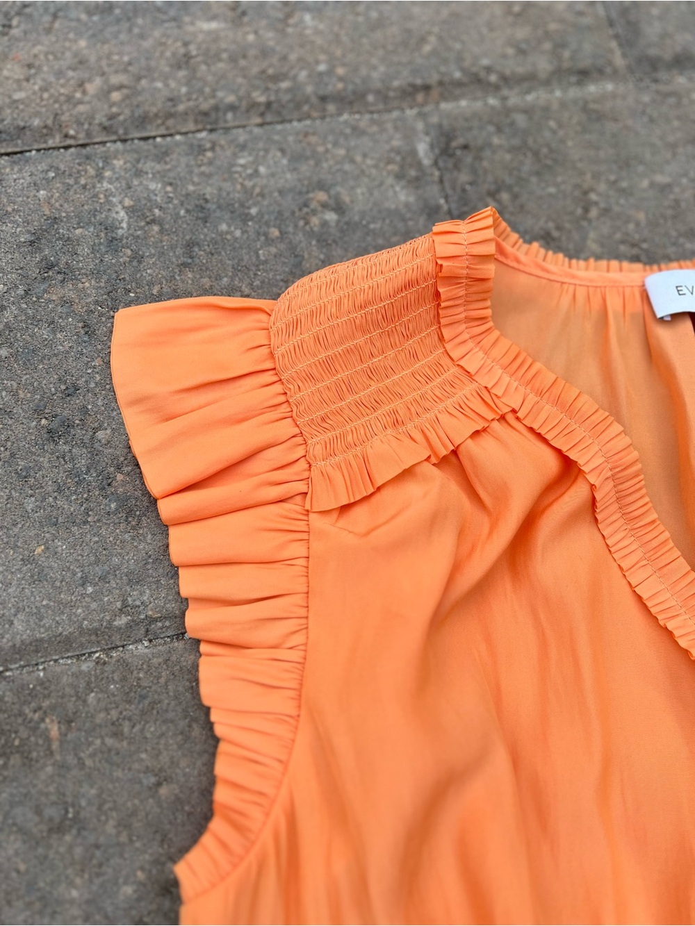 Evereve Coral Ruffle Flutter Sleeve Blouse Medium - Picture 3 of 9